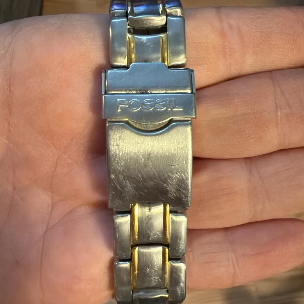 Men’s Fossil Two-Tone Dive Watch from early 2000’s - Picture 2 of 3